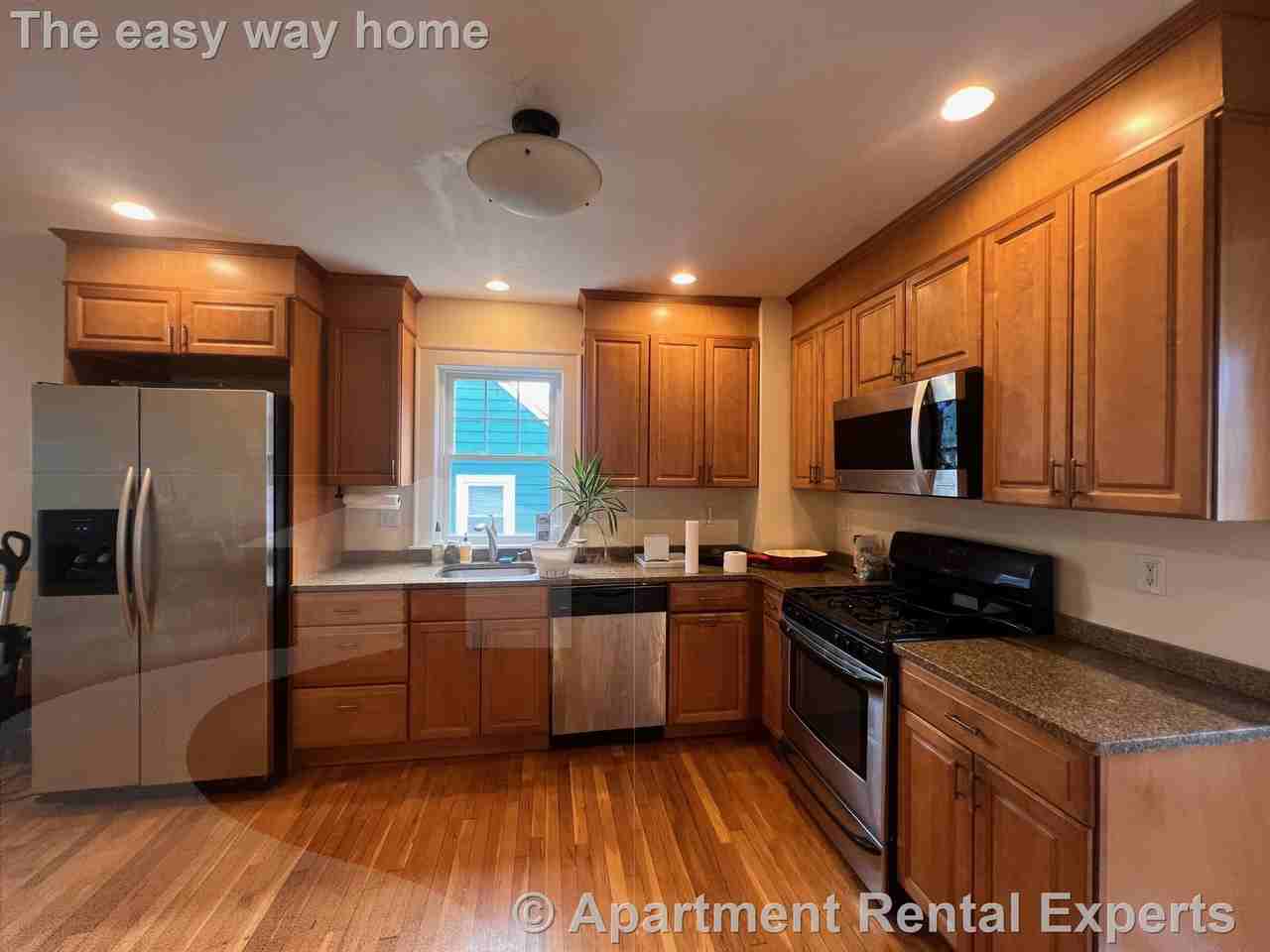 137 Sunset Rd - Photo 3 of 18