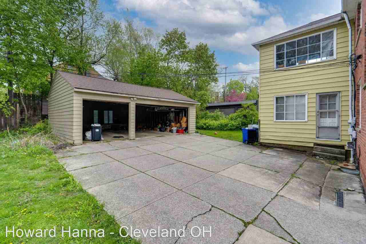 17727 Chagrin Blvd - Photo 2 of 36