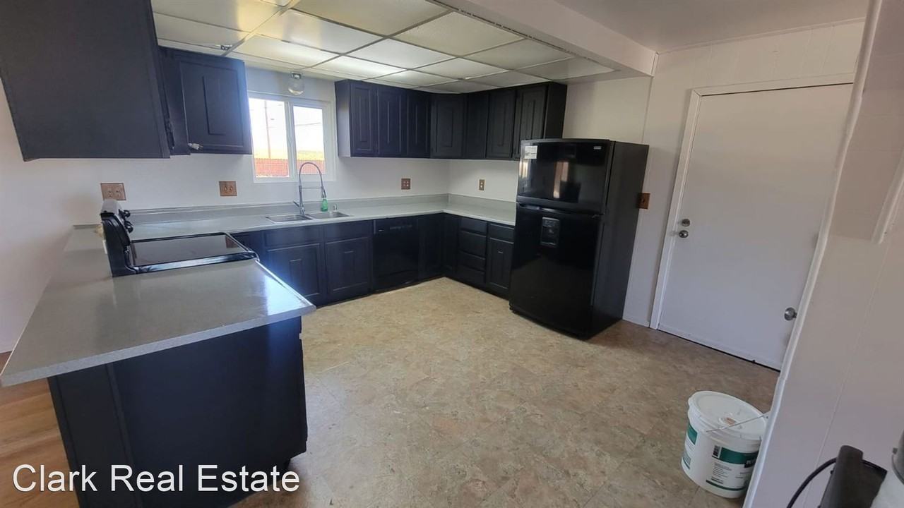 160 Utah St - Photo 3 of 22