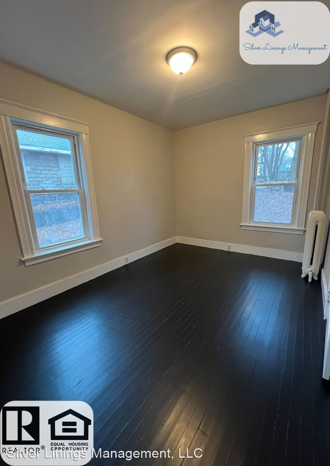 105-109 Payson Street - Photo 2 of 10