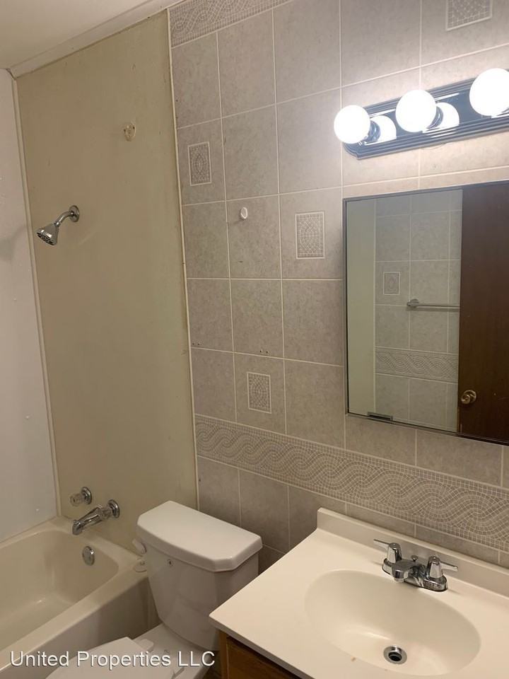 1912 A. Ave NE - Photo 2 of 9