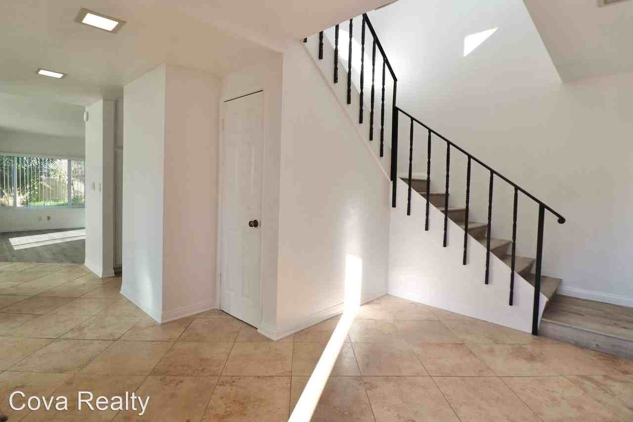 860 Dunes St - Photo 2 of 21