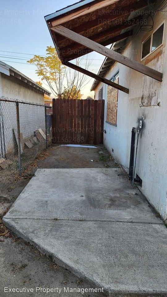 3010 Q St - Photo 3 of 14