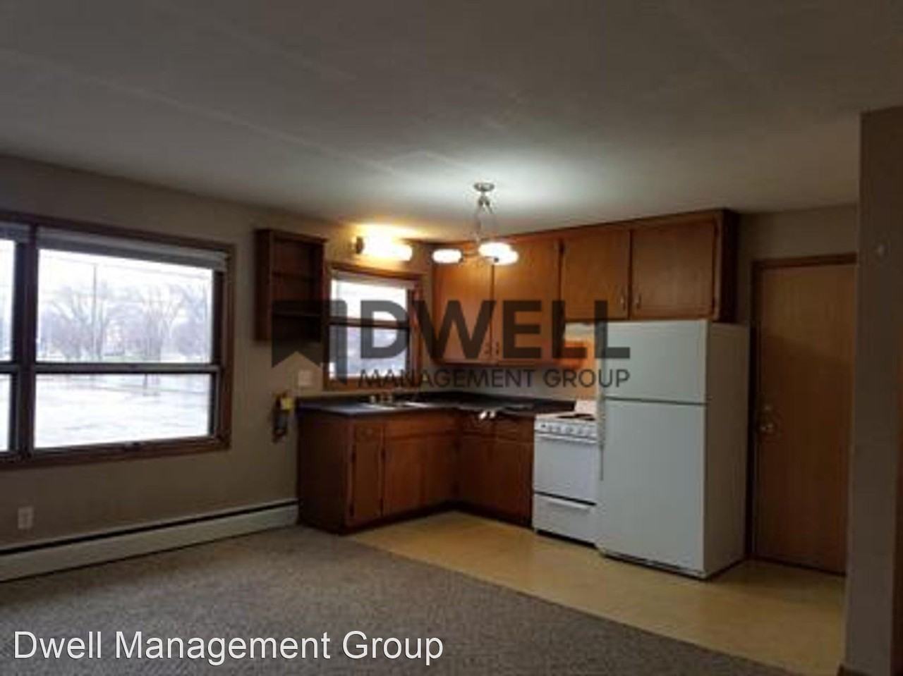 318 5th Street Southeast - Photo 3 of 12