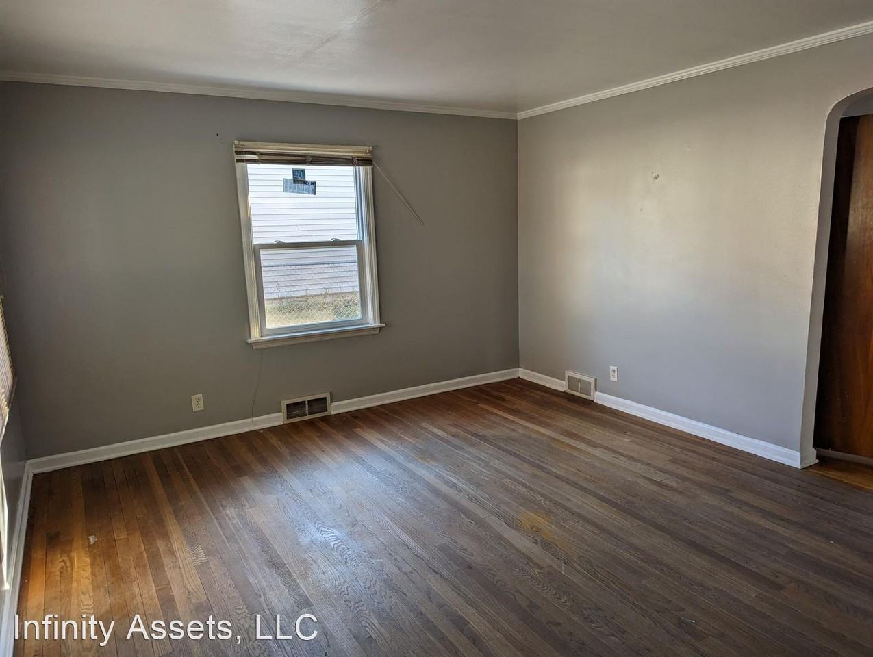 412 Soper Ave - Photo 2 of 9