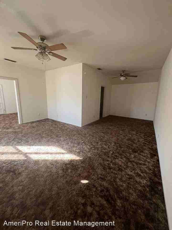 1166 Blair St - Photo 3 of 12
