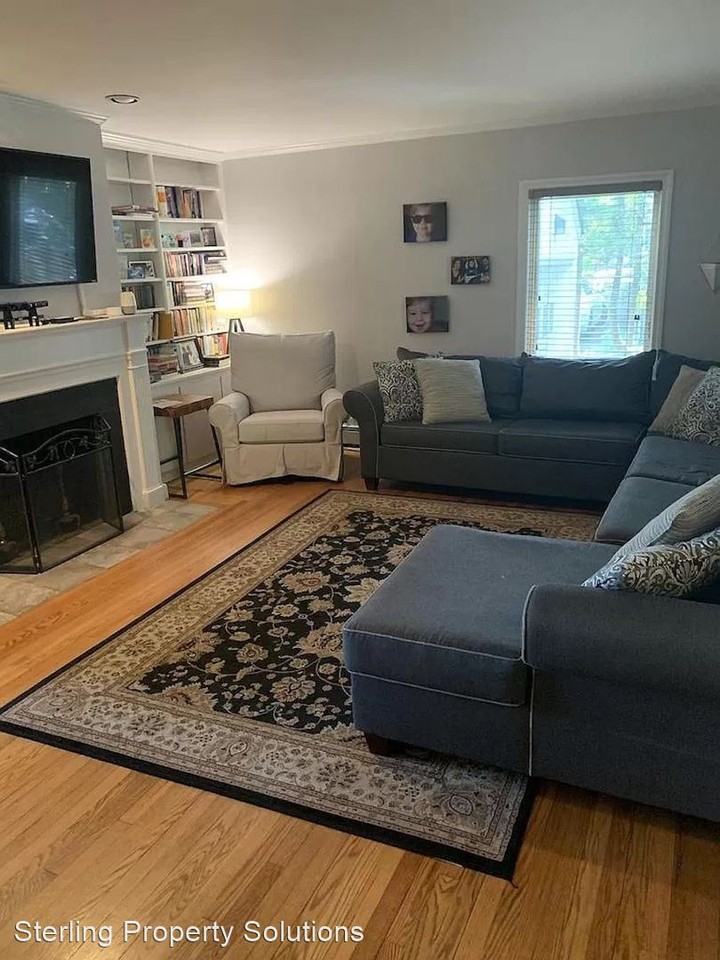 453 Fort Hill Rd - Photo 2 of 18