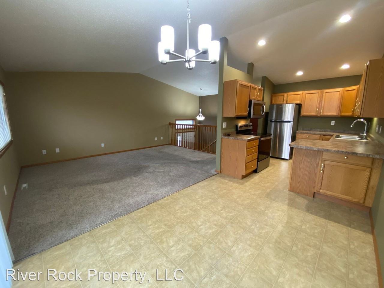 2528 Amber Valley Ct S - Photo 3 of 20