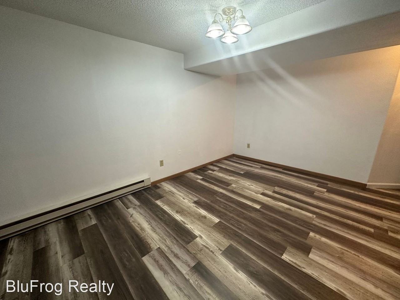 647/649(A&B) 8th Ave SW - Photo 2 of 9