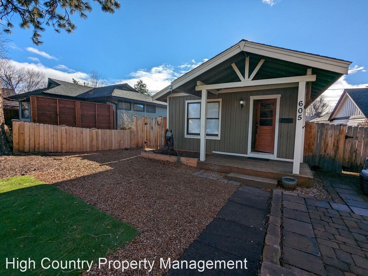 605 Nw Delaware Ave - Photo 3 of 27