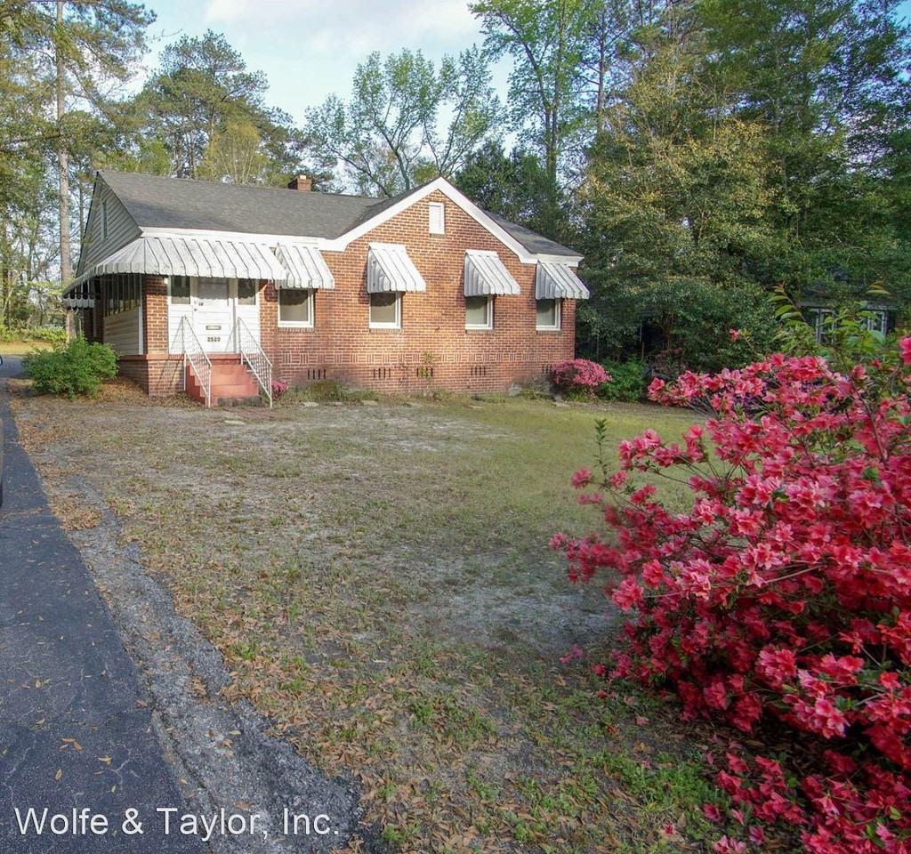 2528 Glenwood Rd - Photo 2 of 10