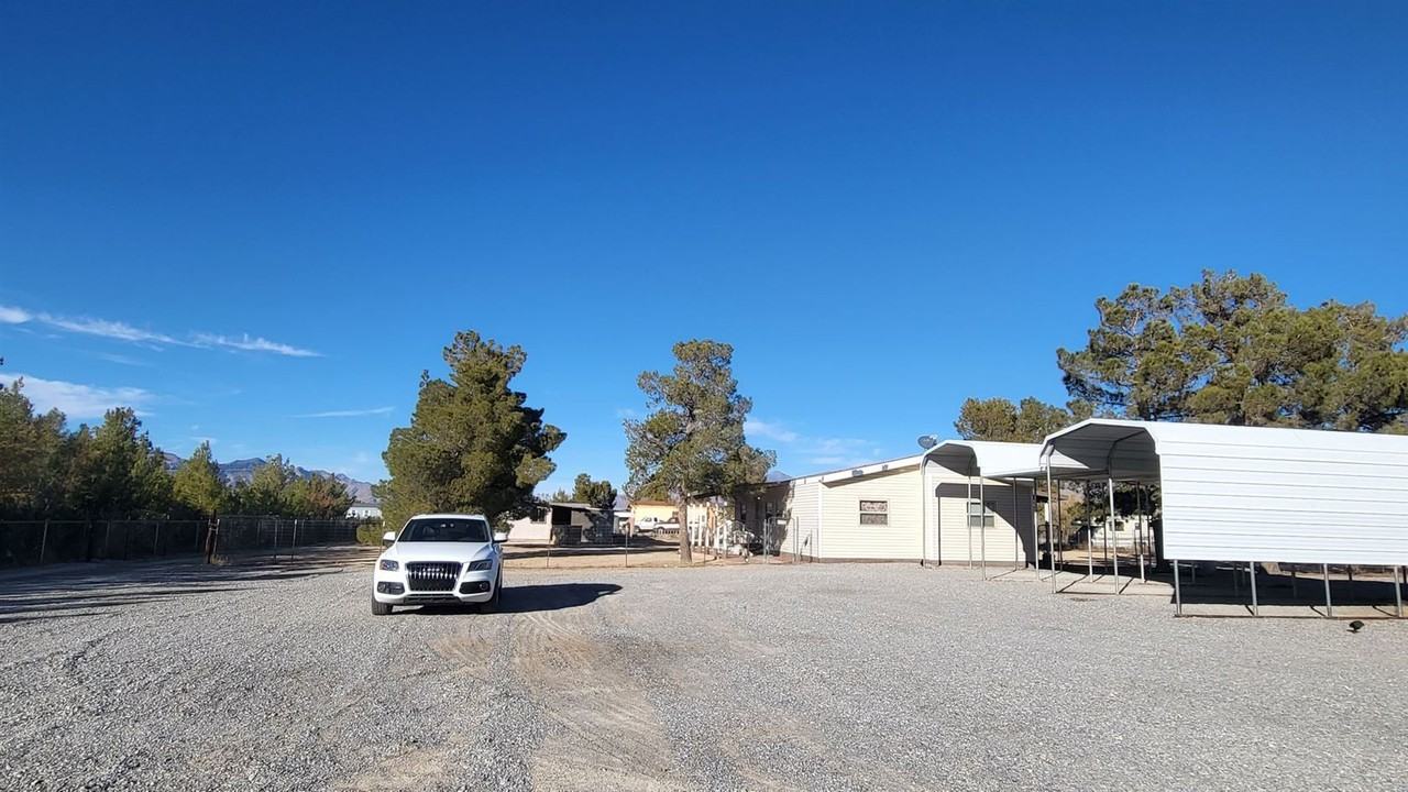 1110 Shady Ln - Photo 2 of 33