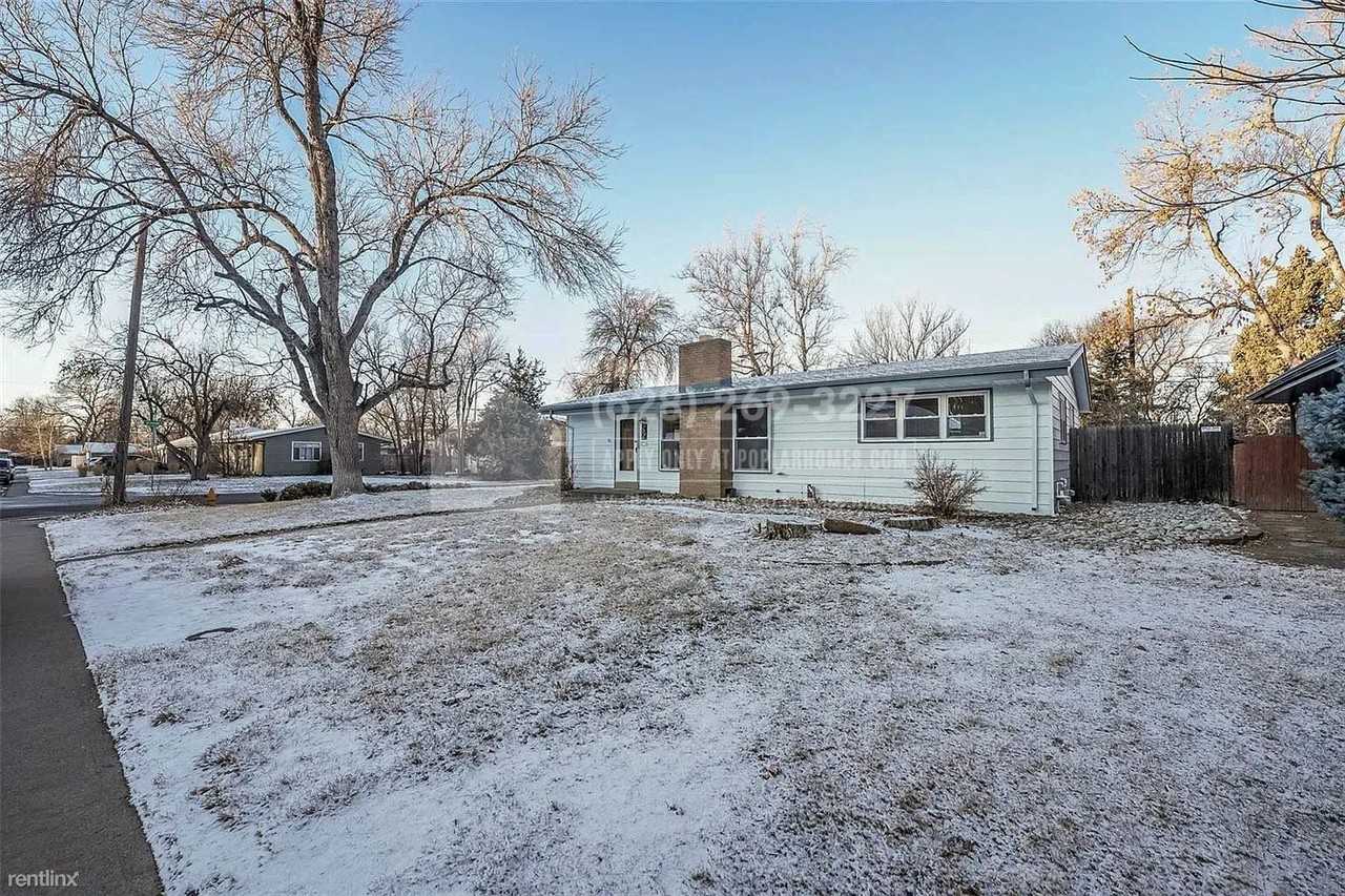 2455 S Birch St - Photo 2 of 17