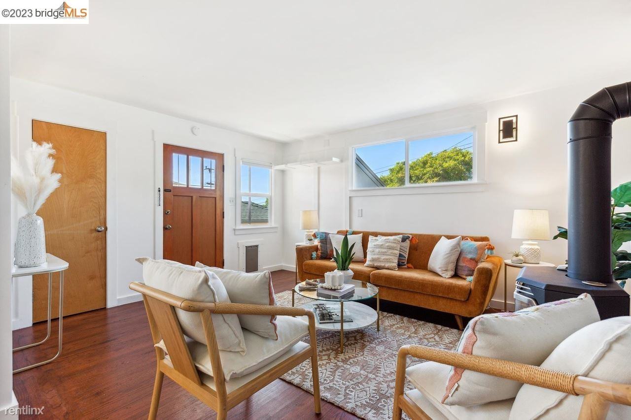 5522 Plumas Ave - Photo 2 of 42