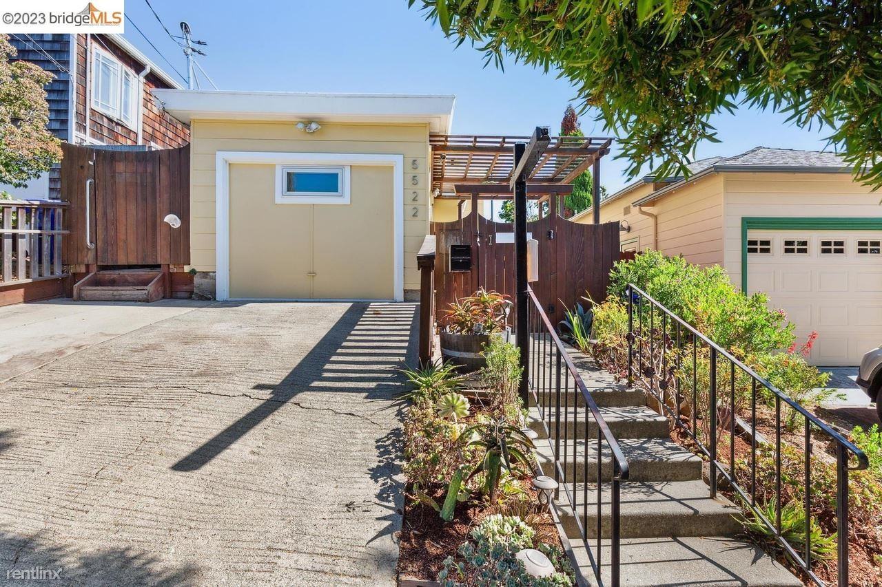 5522 Plumas Ave - Photo 3 of 42