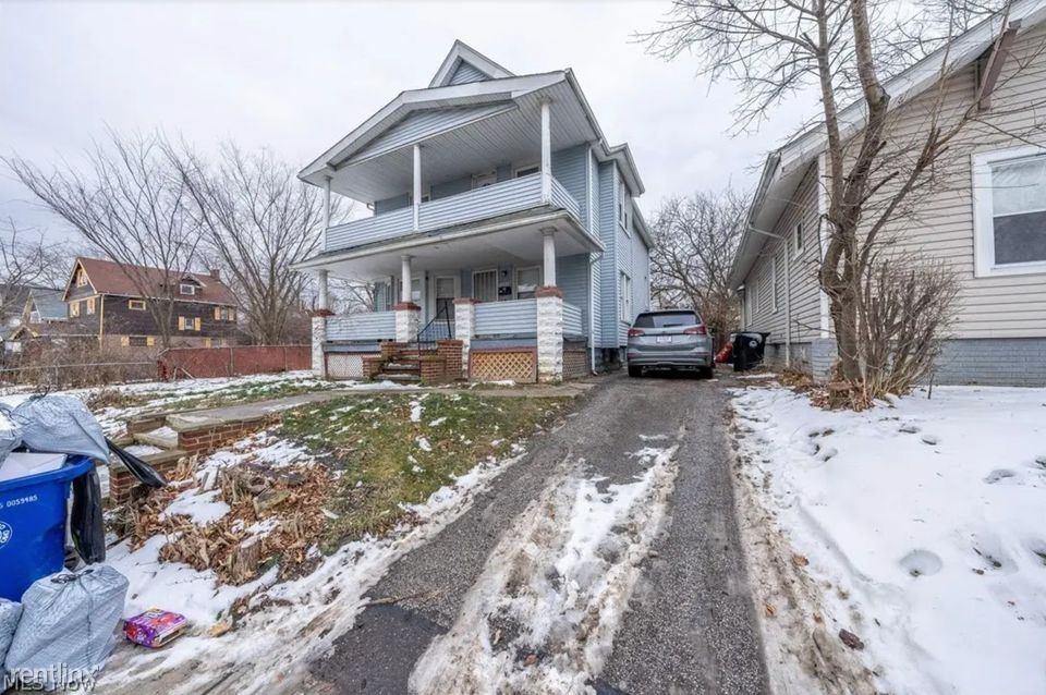 10518 Crestwood Ave - Photo 2 of 14