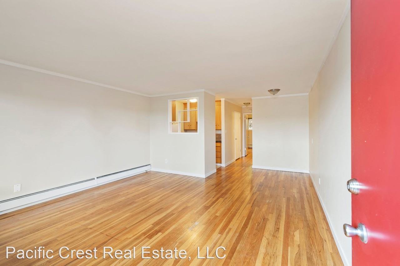 831 W Nickerson St - Photo 2 of 17