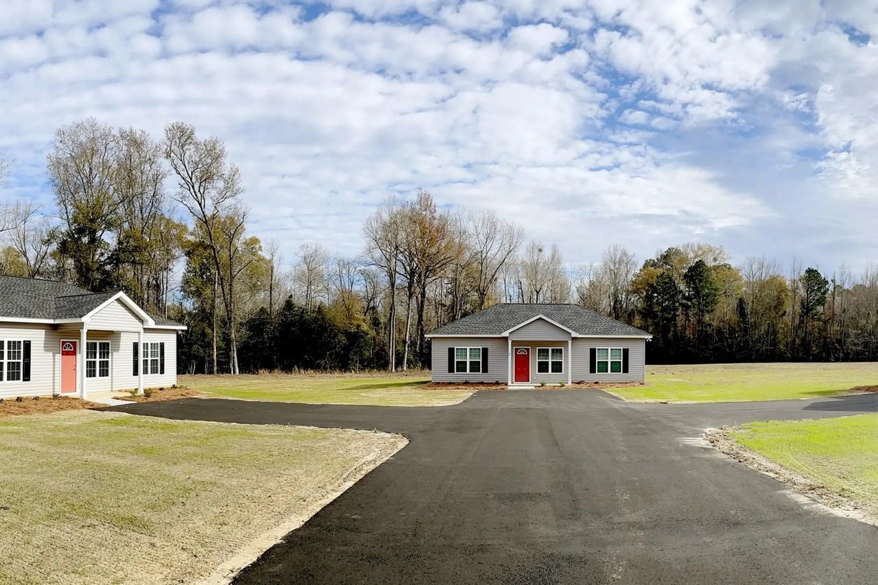 1284 Payne Rd - Photo 2 of 10