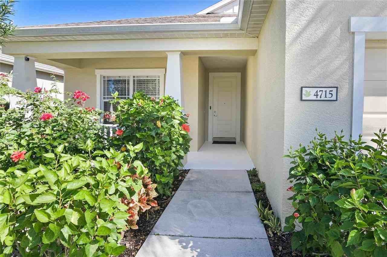 4715 Lake Breeze Ter - Photo 5 of 50