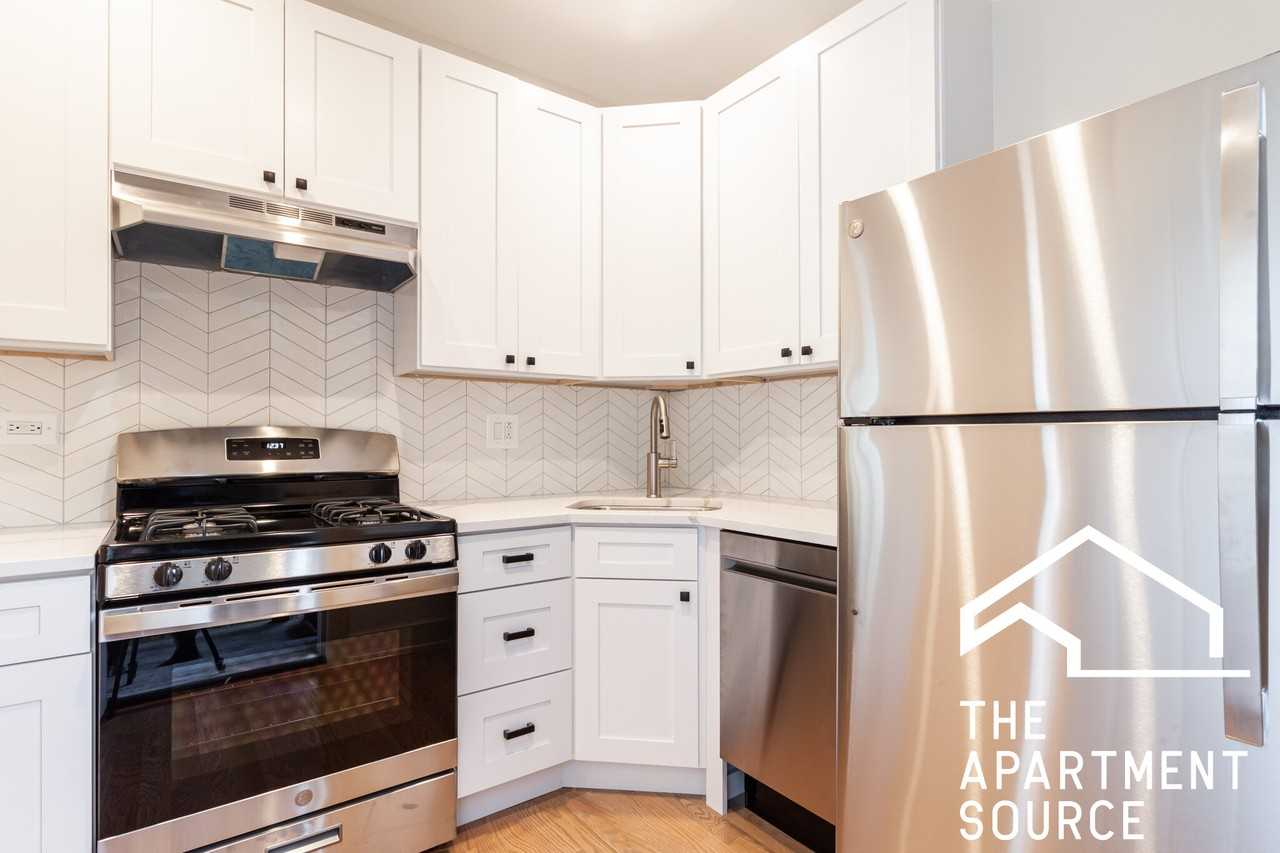 N Broadway St #1W - Photo 2 of 17