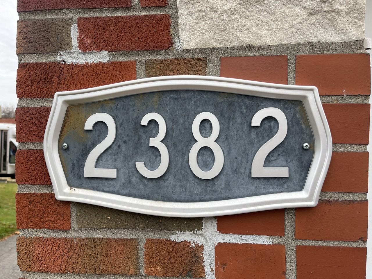 2382 Goodale Ave - Photo 2 of 11