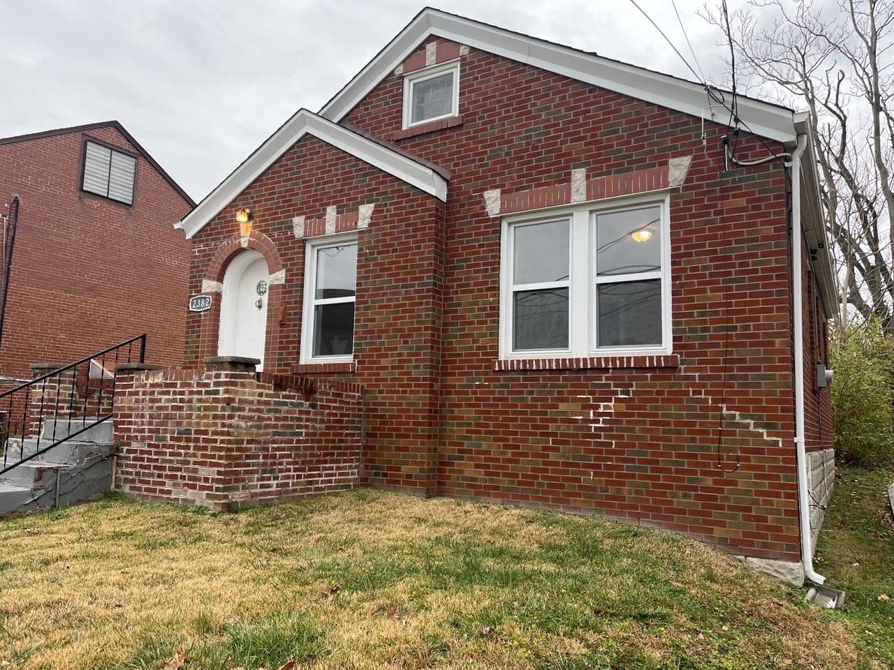 2382 Goodale Ave - Photo 3 of 11