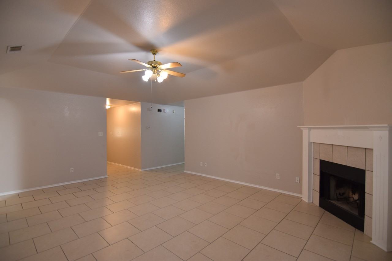 3605 Basset Dr - Photo 6 of 19