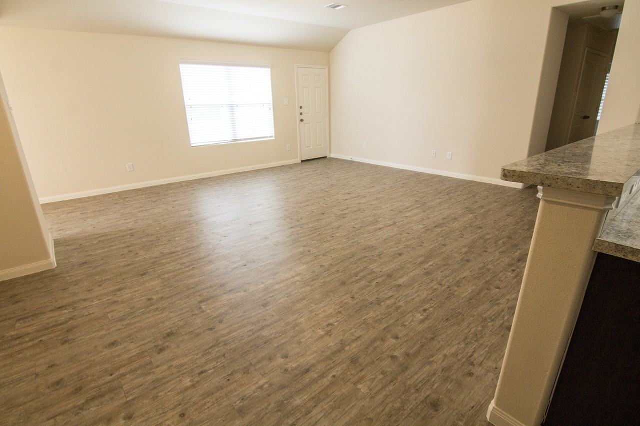 2037 Oakwood Forest Dr - Photo 2 of 20