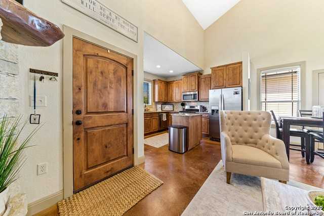 1670 Gruene Vineyard Xing - Photo 3 of 8