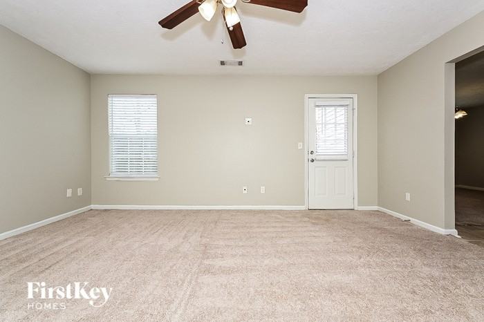 1492 Keystone Dr - Photo 2 of 15