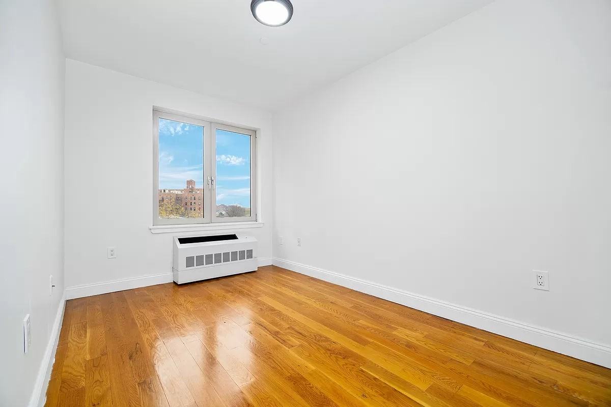 3030 Middletown Rd #6F - Photo 2 of 8