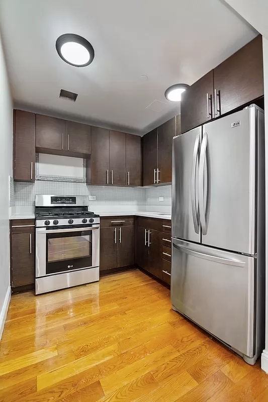 3030 Middletown Rd #6F - Photo 3 of 8