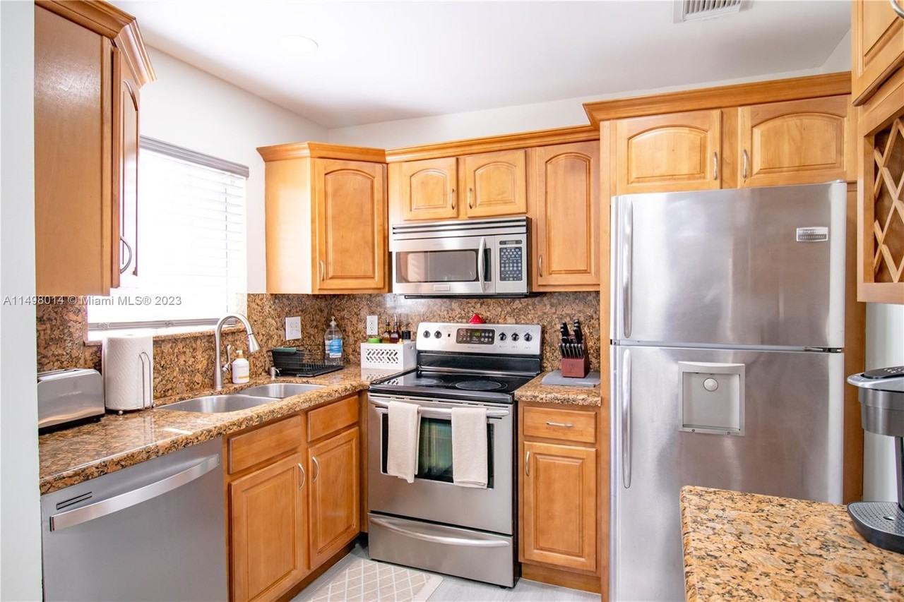 18706 Sw 100th Ave #18706 - Photo 7 of 20