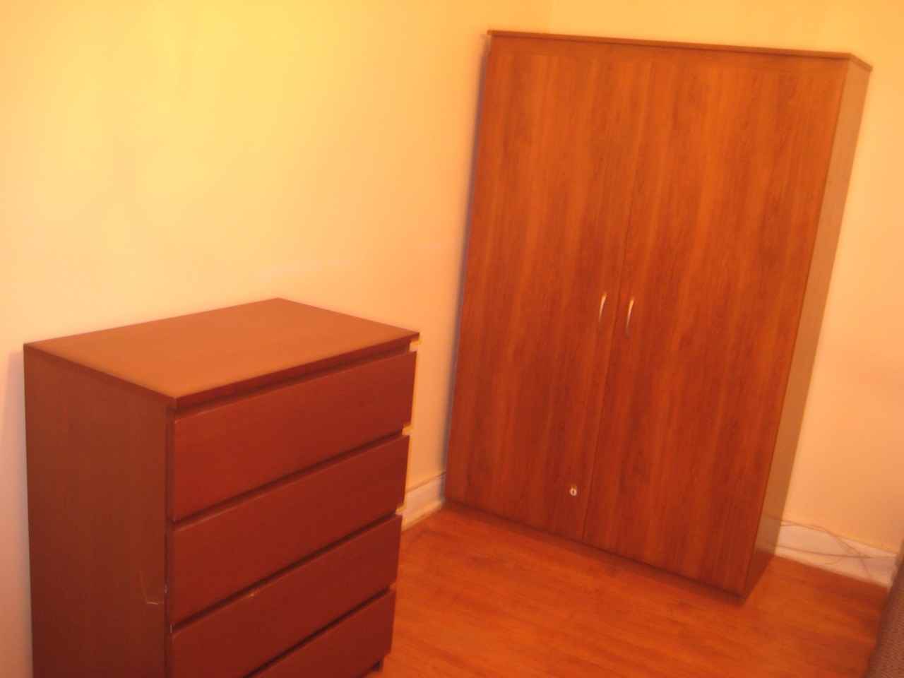 Dufferin St & Eglinton Ave W, Toronto, ON M6E 3Y1 Room for 650/month
