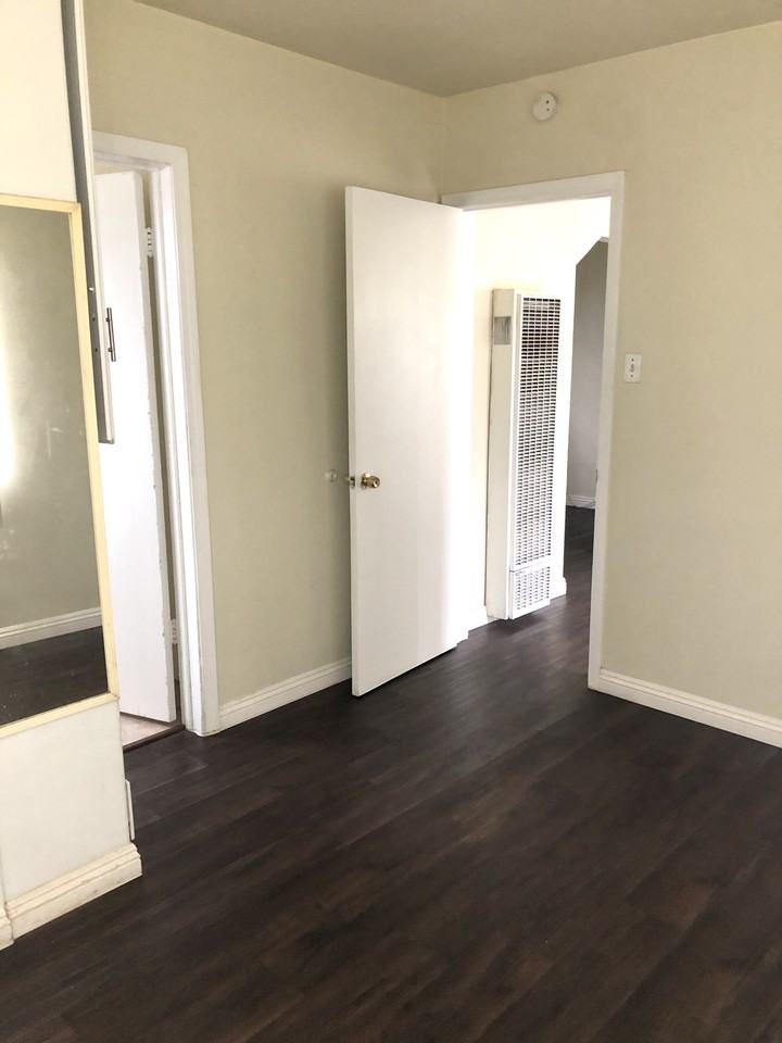 2317 1/2 Lemon Avenue - Photo 3 of 4