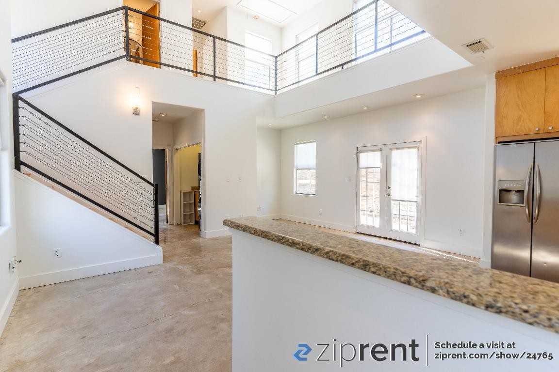 2415 E 8th St - Photo 2 of 27