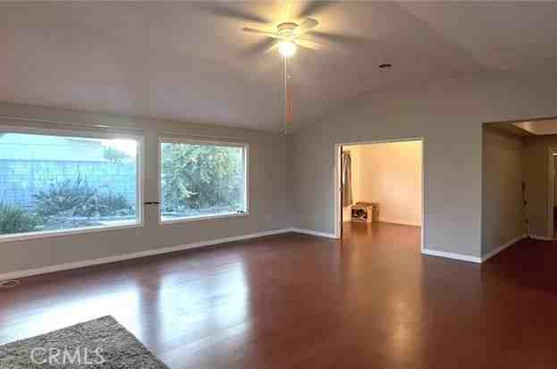 1203 Lindengrove Ave - Photo 3 of 15