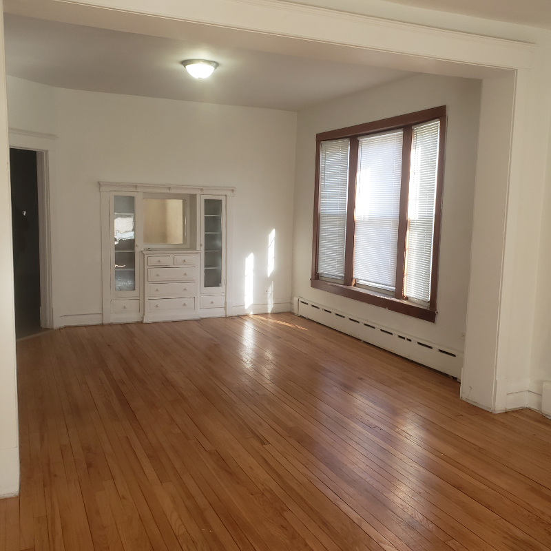 13343 S Commercial Ave #1 - Photo 2 of 6