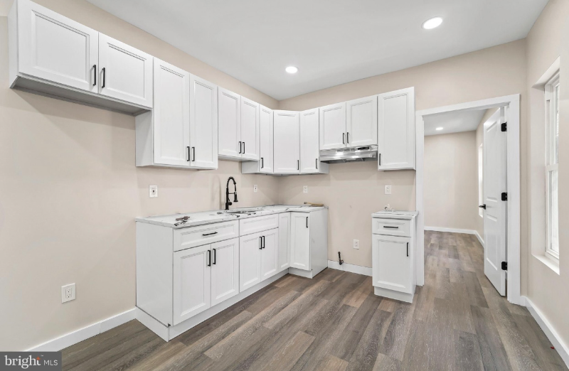 335 Spring St - Photo 4 of 20