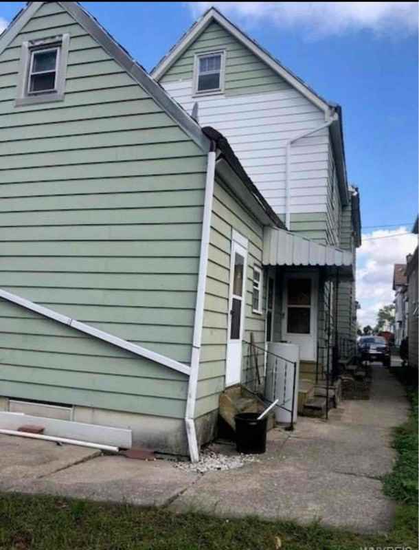 347 Walden Ave - Photo 3 of 9