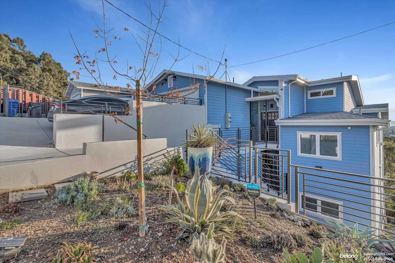 3074 Malcolm Ave - Photo 2 of 23