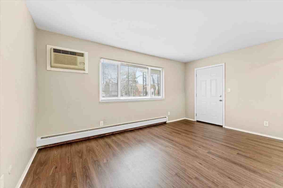 1778 Goddard Rd #1778-1UPG - Photo 5 of 9