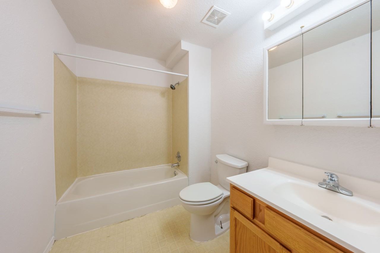 404 21st Ave #A - Photo 6 of 20