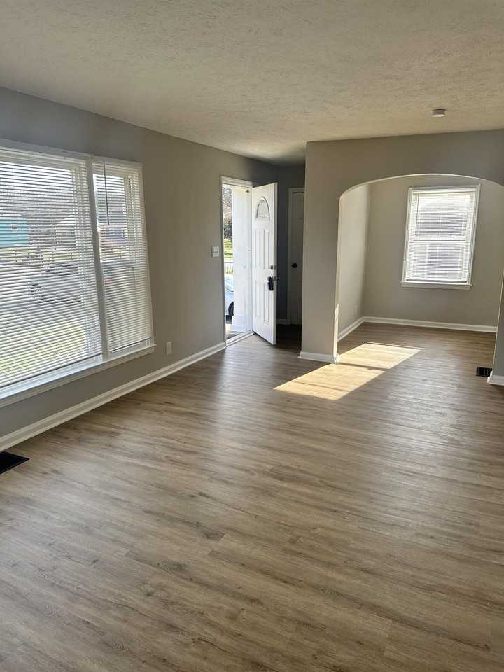 3522 N Oxford St #3522 - Photo 5 of 18