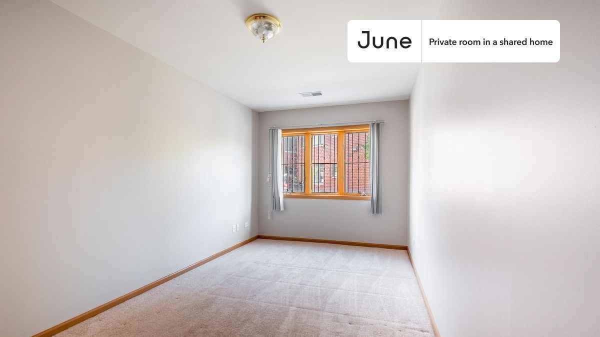 1928 1928 South Young Park Way #A - Photo 2 of 17