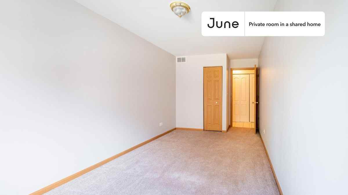 1928 1928 South Young Park Way #A - Photo 4 of 17