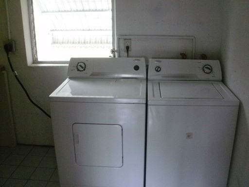 608 Beach Ave - Photo 3 of 11