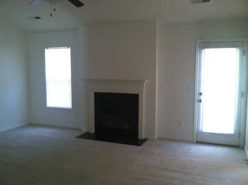 915 Hazelwood Dr - Photo 2 of 16