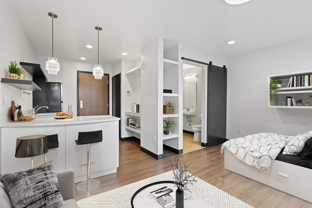 Nexus @ Downing - Photo 3 of 23