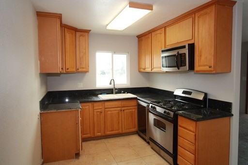 11841 Santa Cruz St - Photo 2 of 7